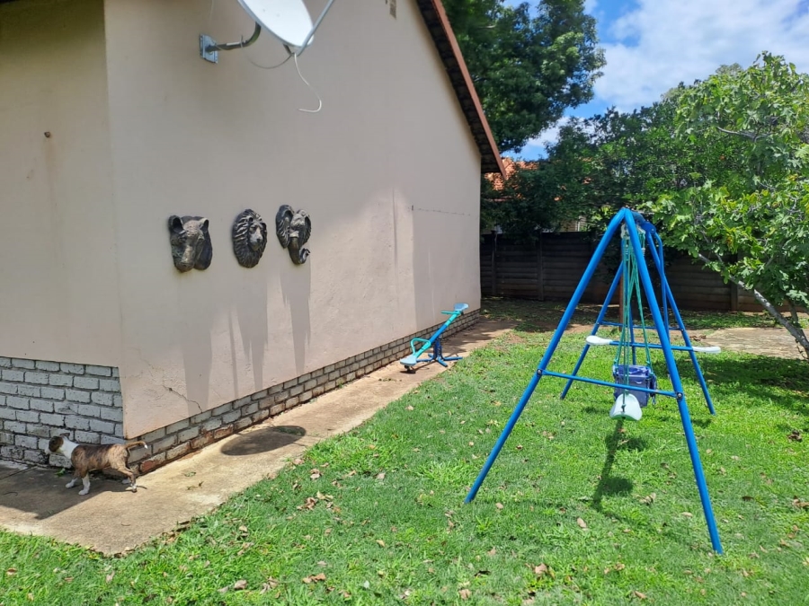 4 Bedroom Property for Sale in Oos Einde North West